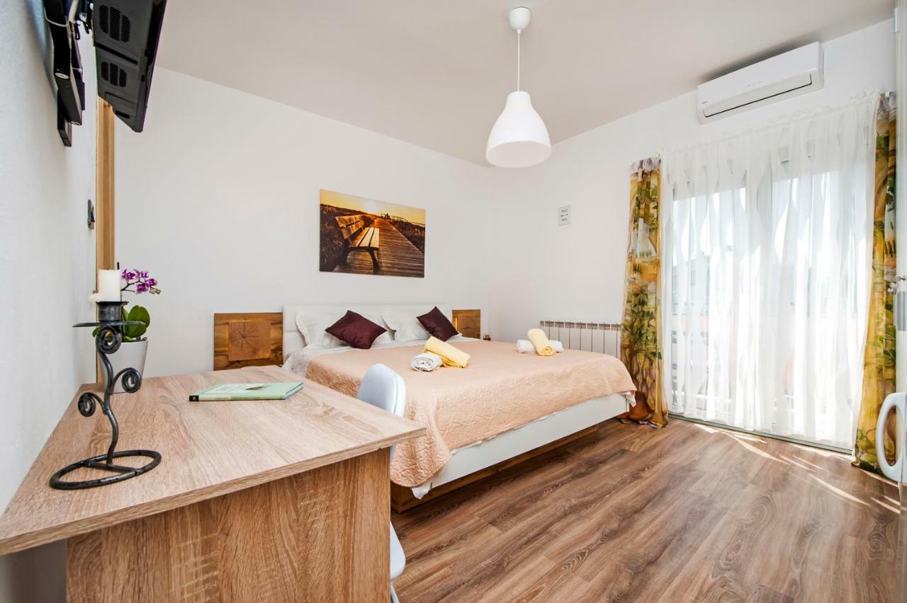 Rooms Mariana Rovinj Bagian luar foto